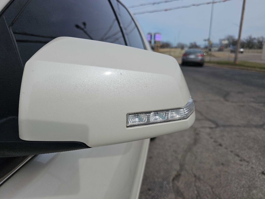 Used 2015 GMC Acadia SLT image 9