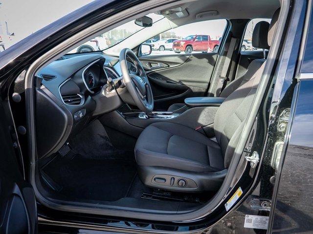 Used 2025 Chevrolet Malibu LT image 13