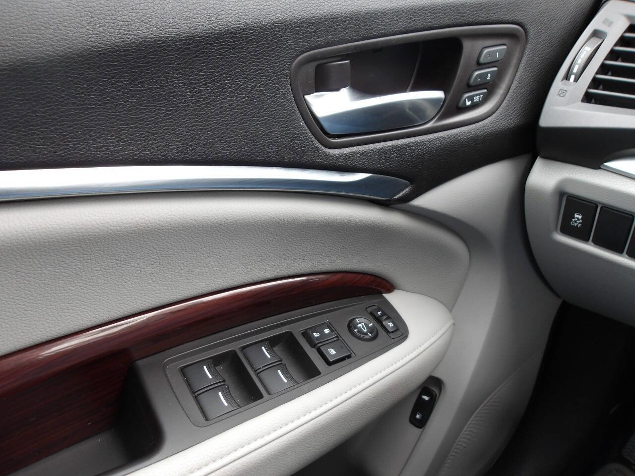 Used 2016 Acura MDX SH-AWD image 27