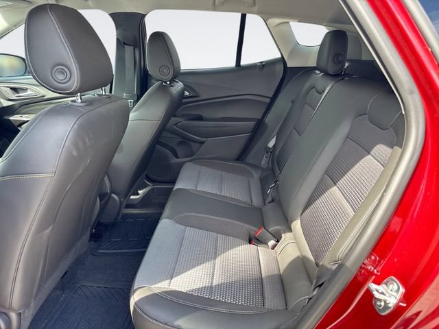 Used 2025 Chevrolet Trax LT w/ Driver Confidence Package FWD image 21