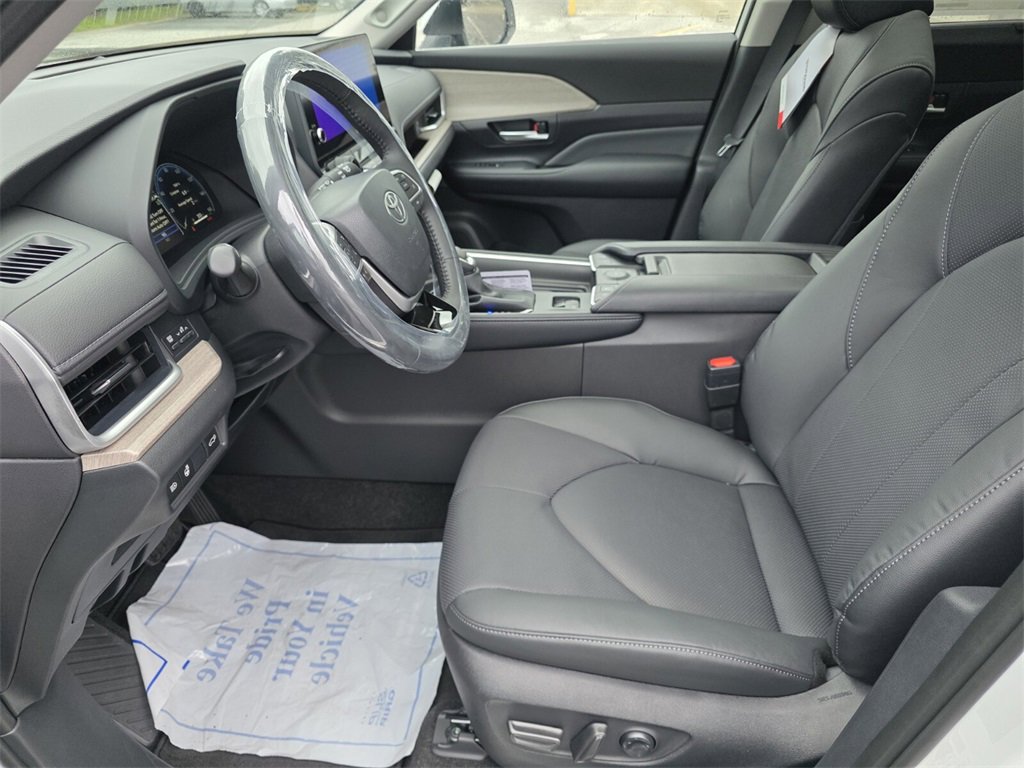 New 2026 Toyota Grand Highlander Limited image 26