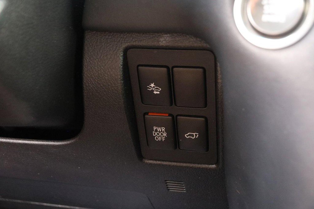 Used 2019 Lexus LX 570 4WD w/ Luxury Package image 19