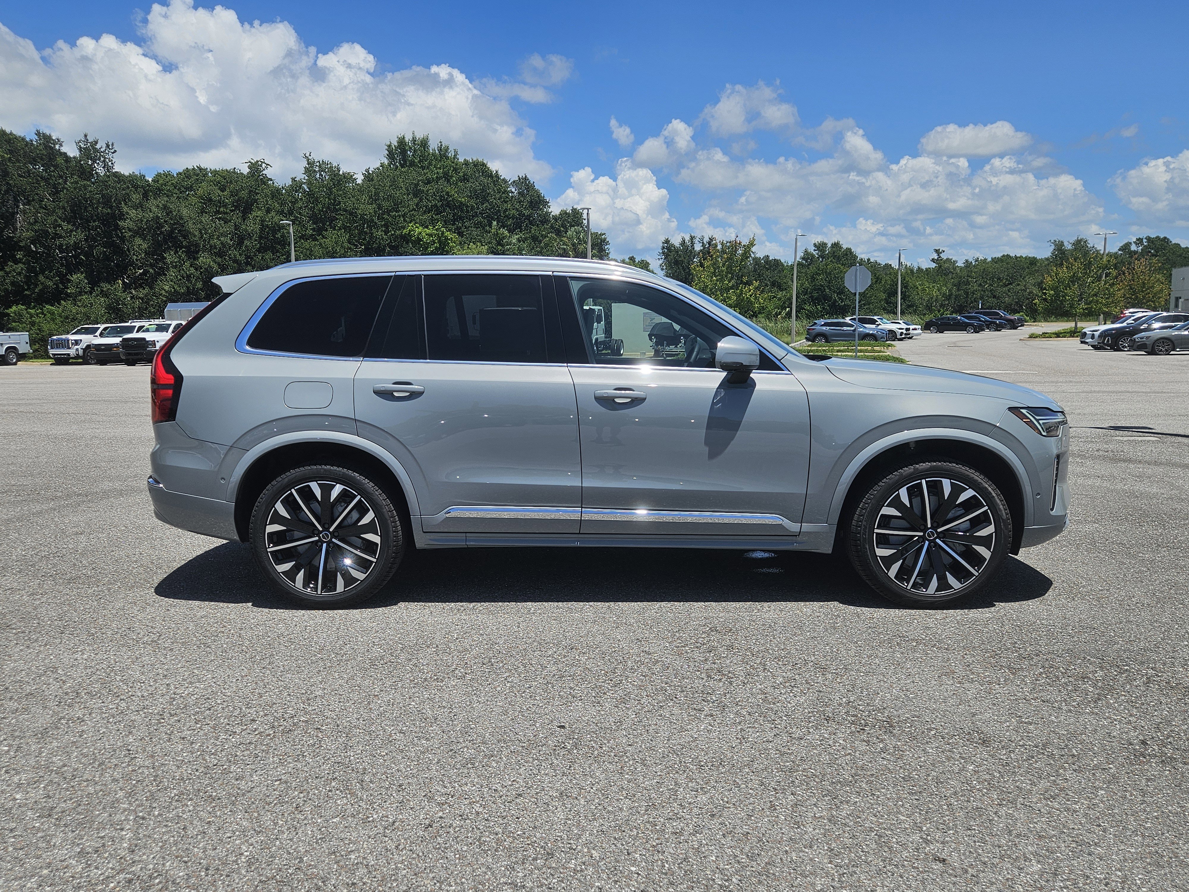 New 2026 Volvo XC90 B6 Plus w/ Protection Package image 8