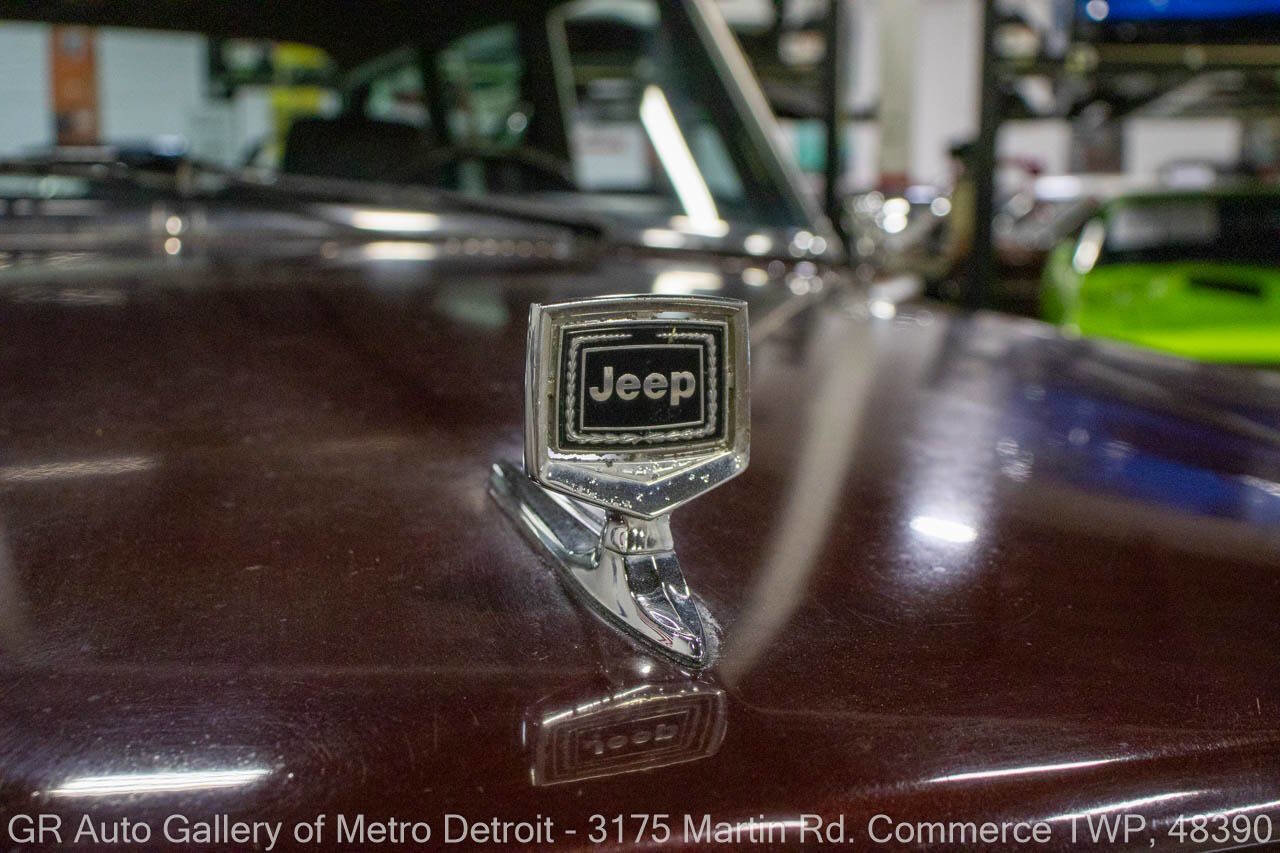 Used 1988 Jeep Grand Wagoneer image 40