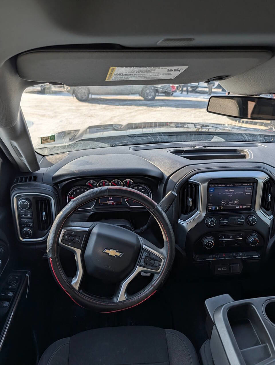Used 2020 Chevrolet Silverado 1500 LT AWD/4WD image 25