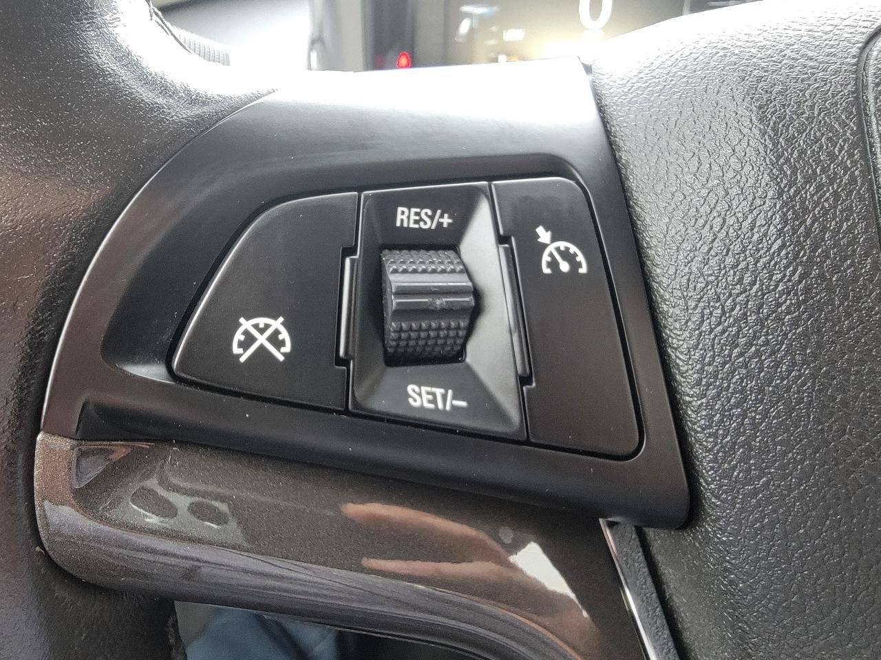 Used 2015 Chevrolet Volt Premium w/ Premium Trim Package FWD image 29