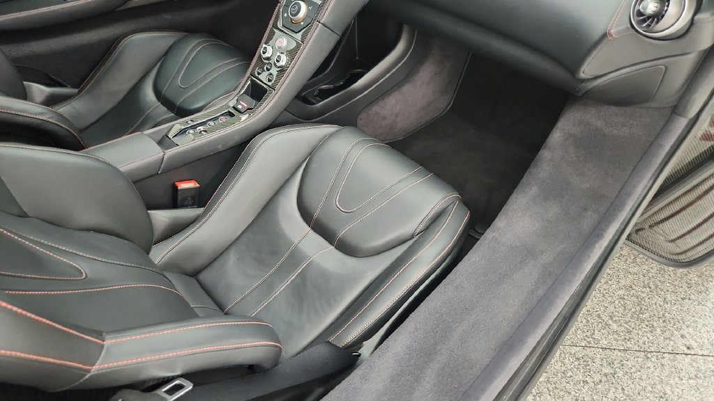 Used 2012 McLaren MP4-12C Coupe RWD image 30