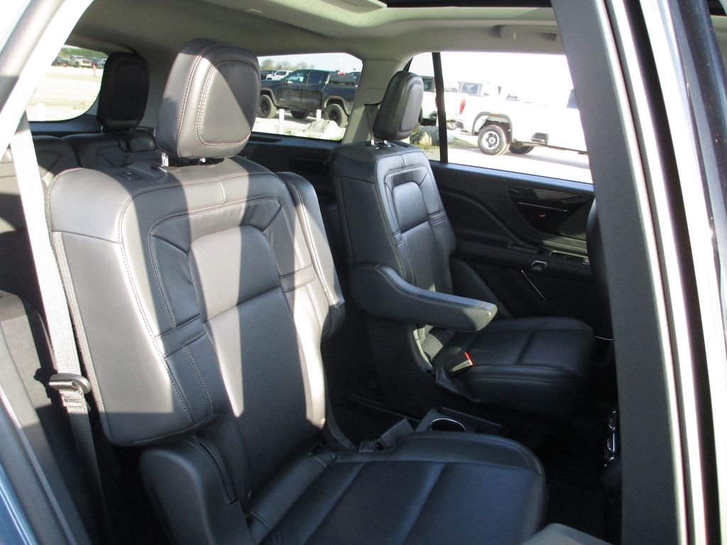 Used 2025 Lincoln Aviator Reserve w/ Jet Appearance Package image 25