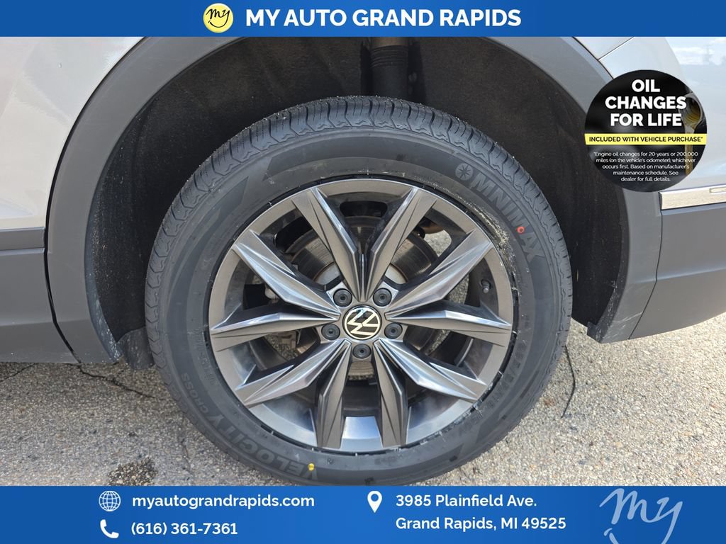 Used 2023 Volkswagen Tiguan SE AWD/4WD image 30