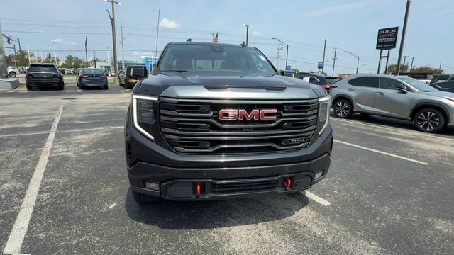 Used 2023 GMC Sierra 1500 AT4 w/ AT4 Preferred Package AWD/4WD image 3