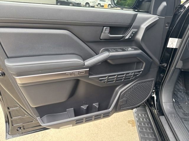 Used 2025 Toyota 4Runner TRD Off-Road Premium AWD/4WD image 28