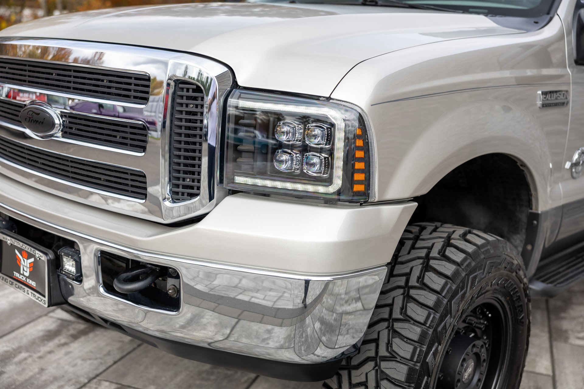 Used 2005 Ford Excursion XLS image 22