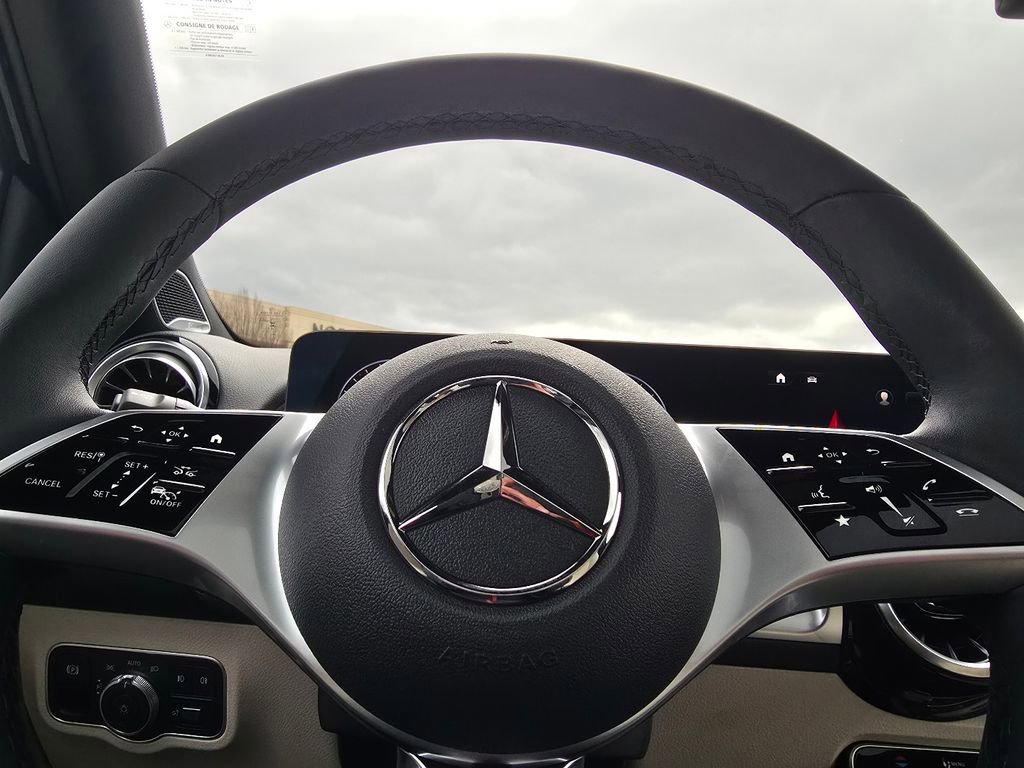 New 2026 Mercedes-Benz GLB 250 4MATIC image 29
