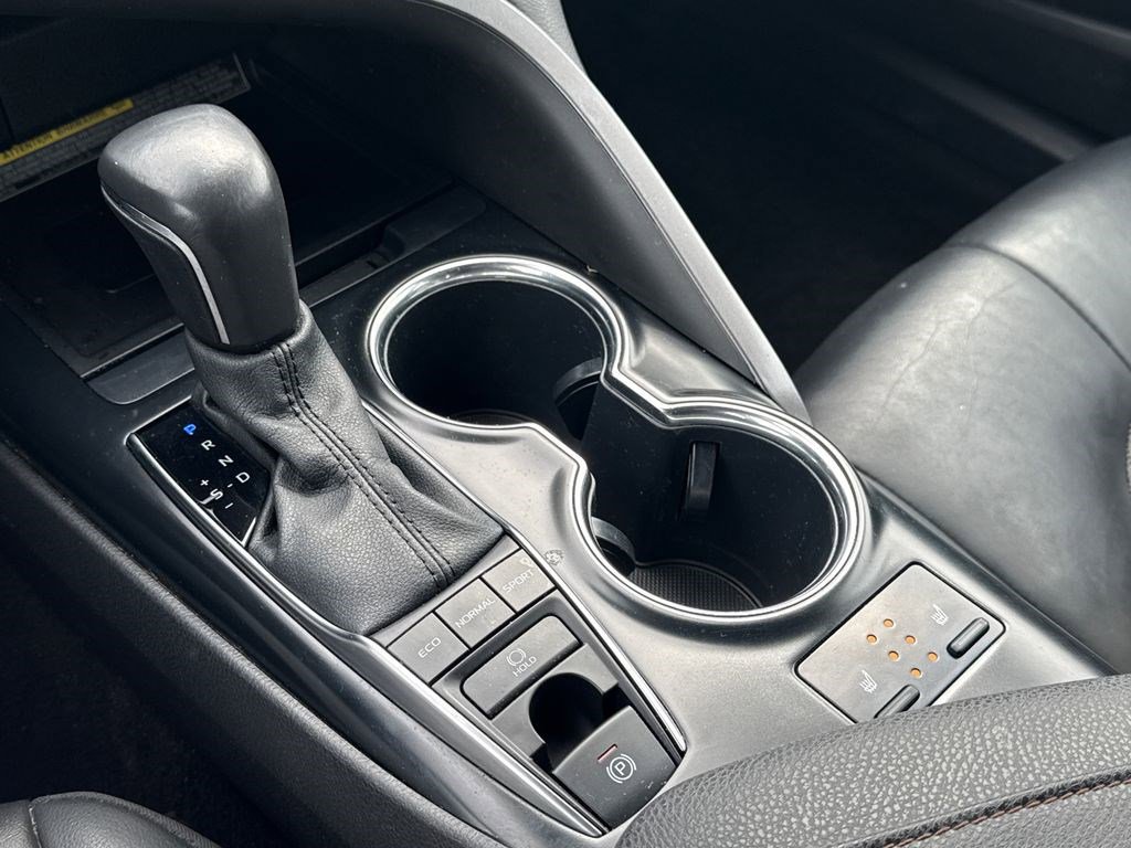 Used 2020 Toyota Camry XLE FWD image 31