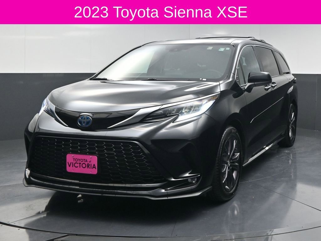 Used 2023 Toyota Sienna XSE image 2