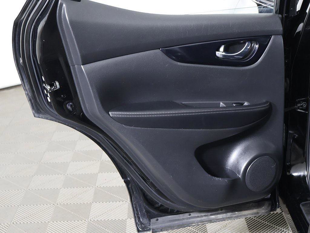 Used 2018 Nissan Rogue Sport SL w/ SL Premium Package image 25