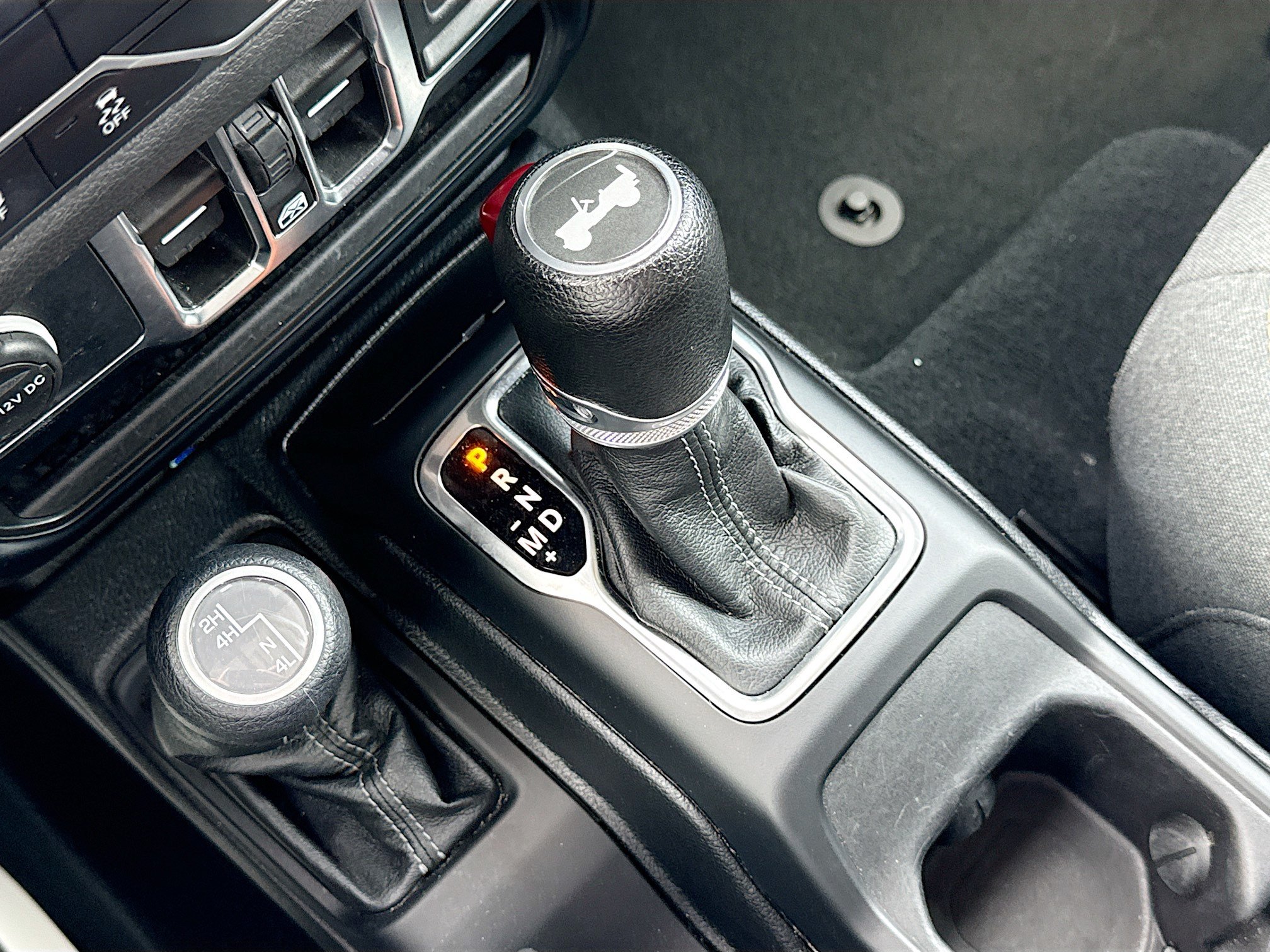 Used 2024 Jeep Wrangler Unlimited Sport AWD/4WD image 26
