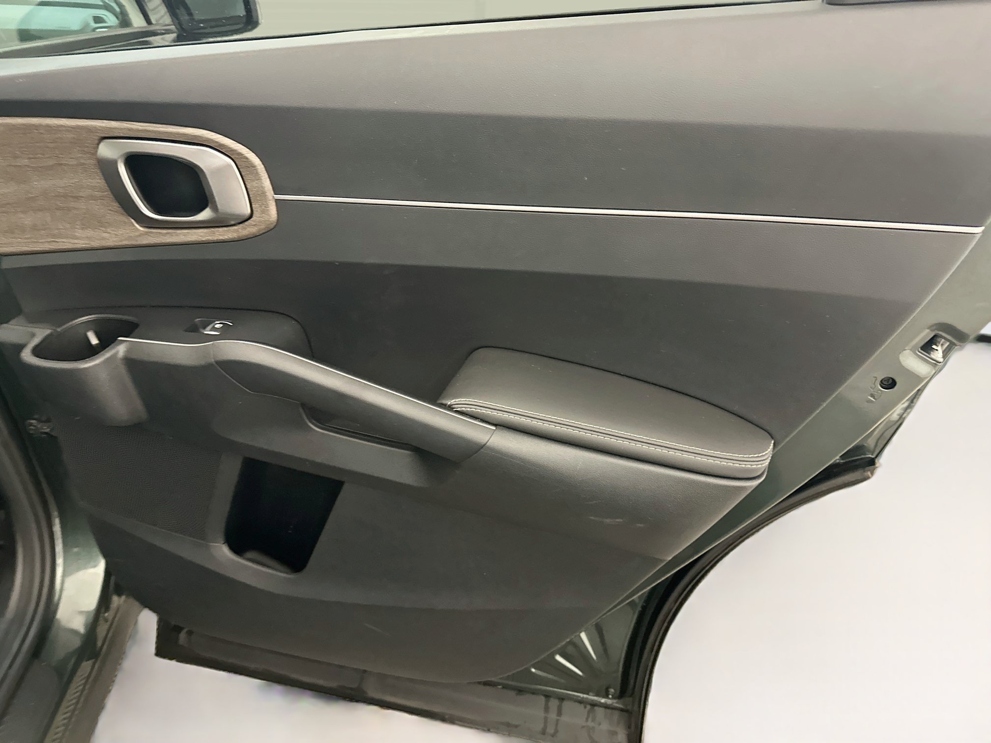 Used 2023 Kia Sorento S AWD/4WD image 31