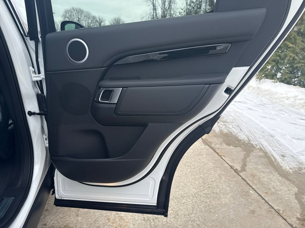 New 2026 Land Rover Discovery S image 17