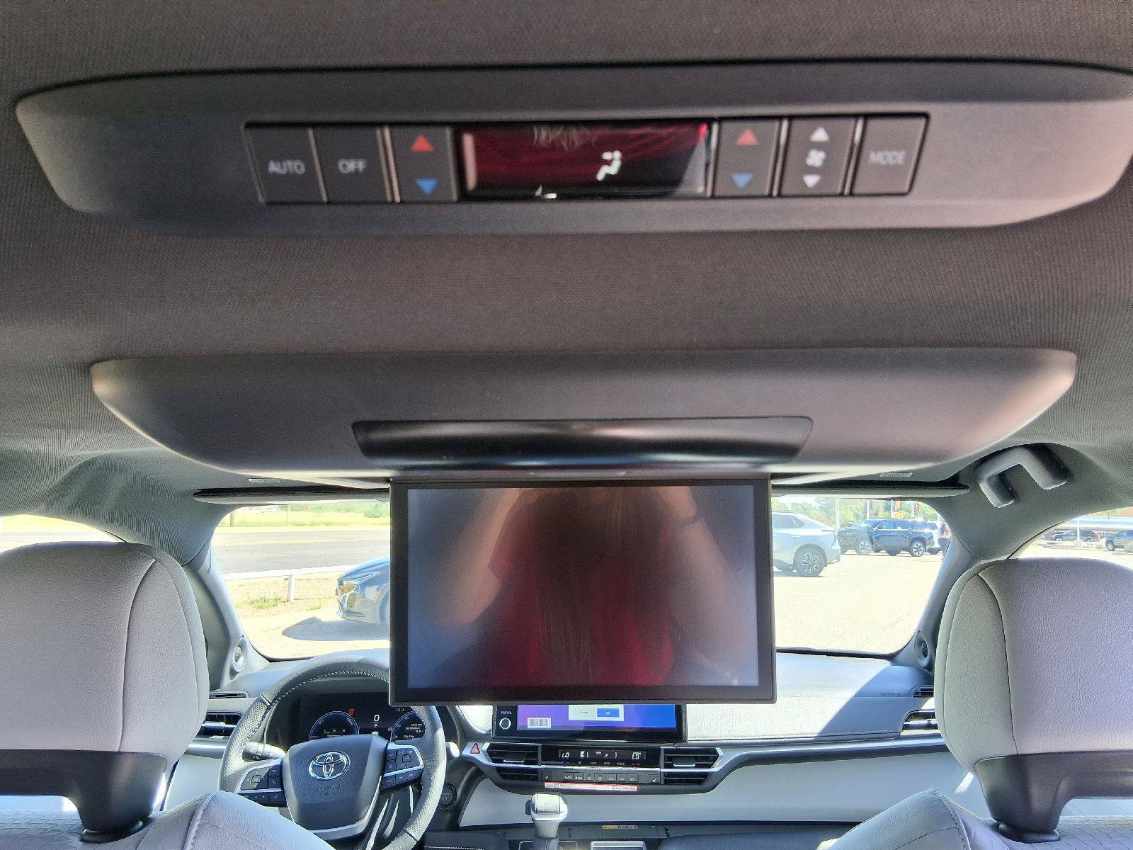New 2026 Toyota Sienna XSE FWD image 23