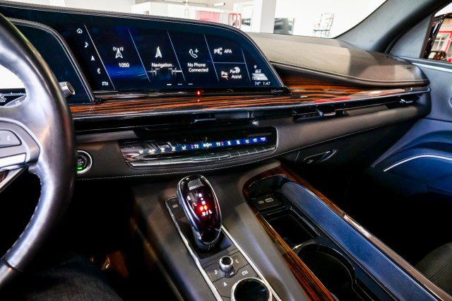 Used 2023 Cadillac Escalade ESV Premium Luxury image 38