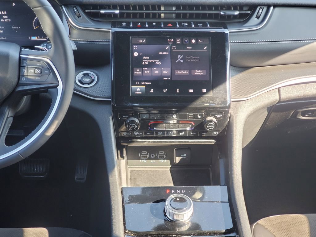 Used 2023 Jeep Grand Cherokee L Laredo image 28