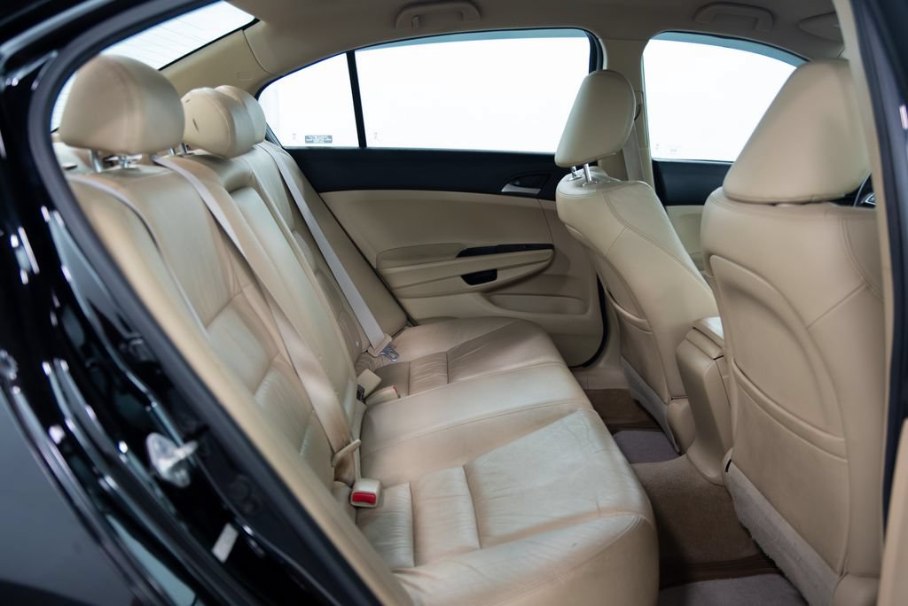 Used 2011 Honda Accord SE image 16