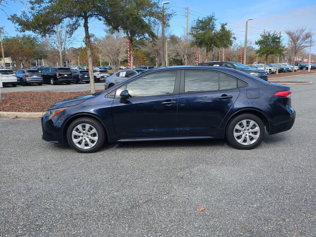 Used 2023 Toyota Corolla LE image 9