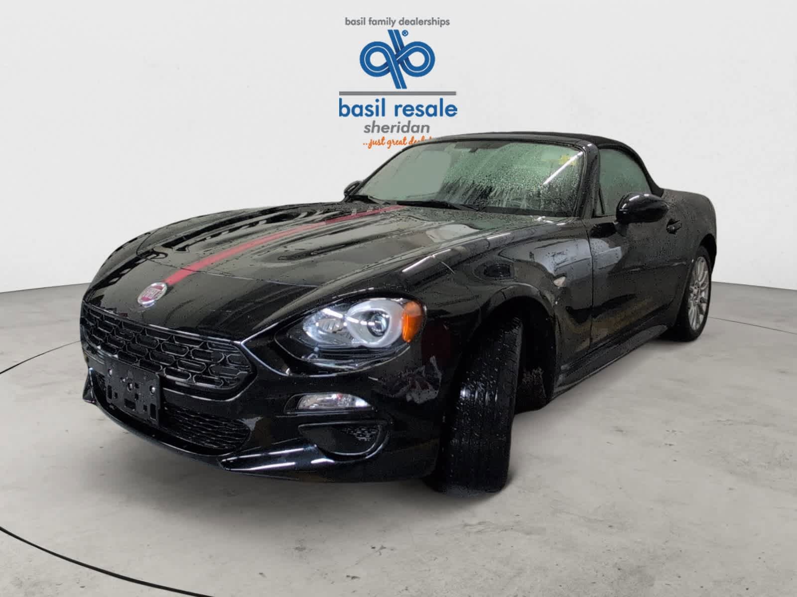Used 2020 FIAT 124 Spider Classica w/ Technology Group RWD image 2