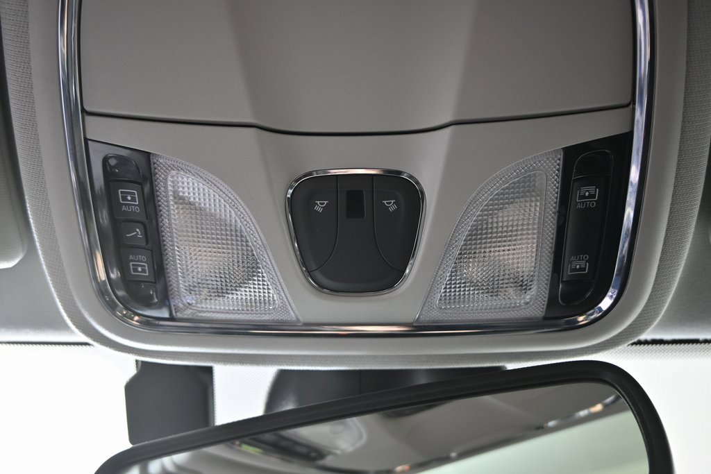 Used 2022 Jeep Cherokee Limited image 35