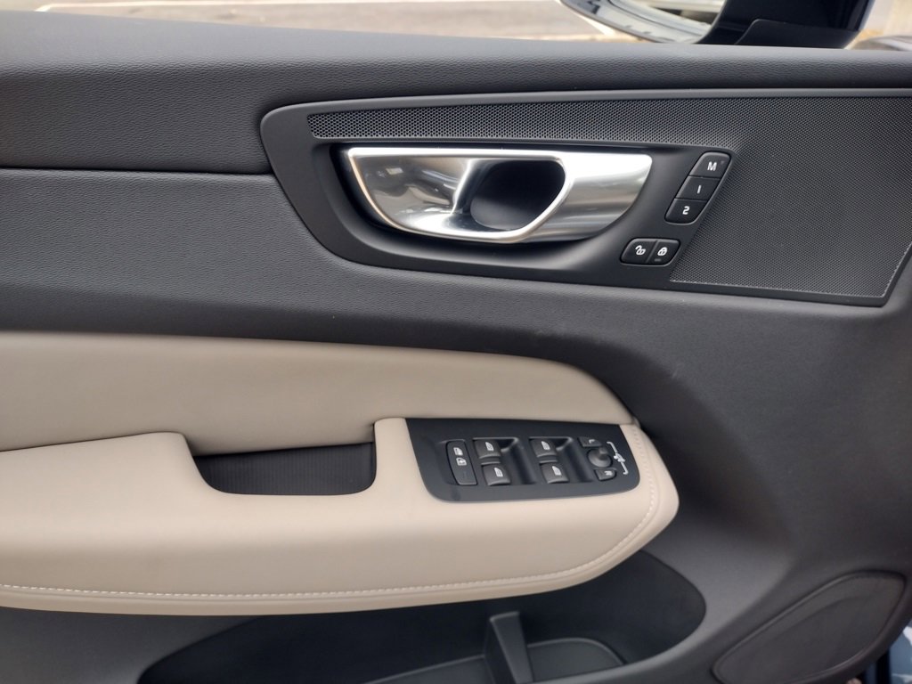 New 2026 Volvo XC60 B5 Plus w/ Protection Package Premier image 10