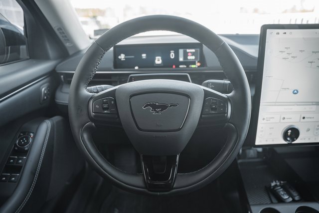 Certified 2025 Ford Mustang Mach-E Select w/ Comfort Package Lite image 31