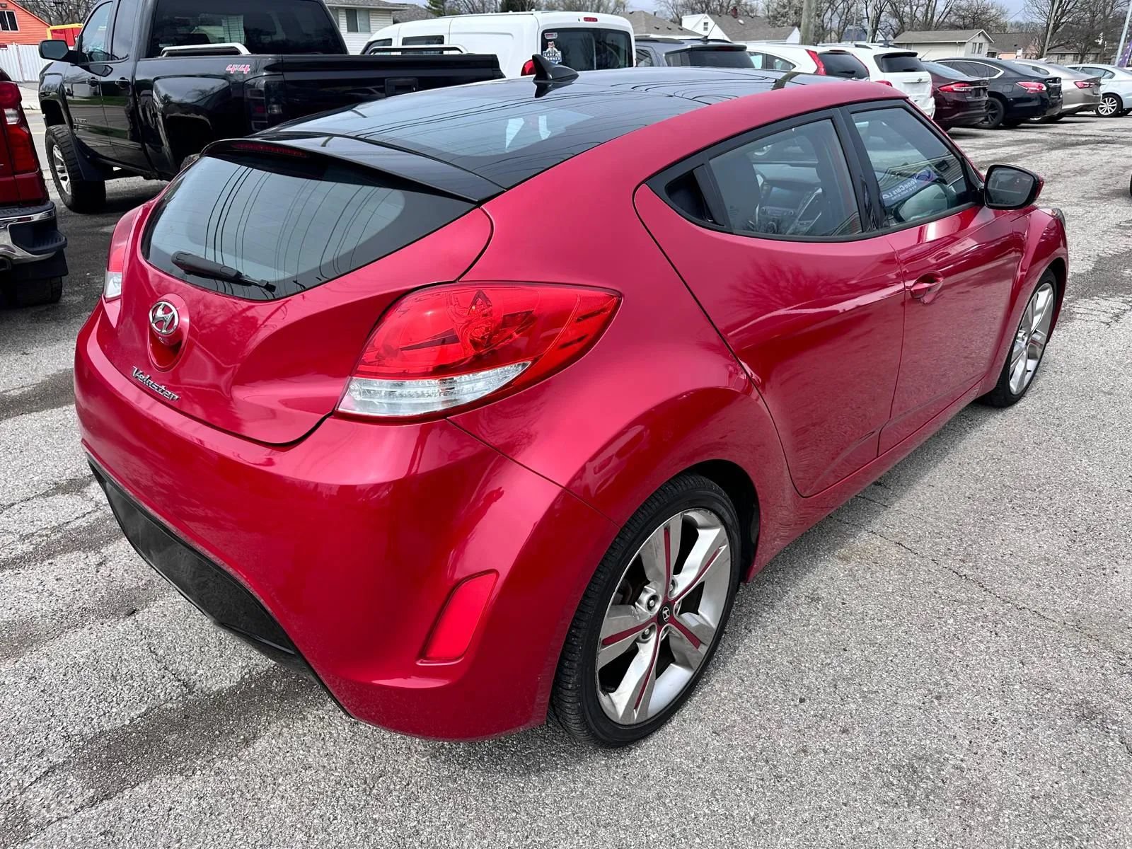 Used 2017 Hyundai Veloster Value Edition FWD image 5