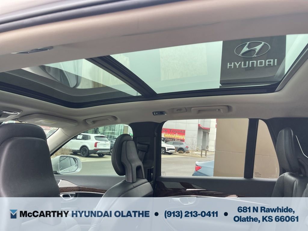 Used 2016 Volvo XC90 T6 Momentum w/ Momentum Plus Package AWD/4WD image 13