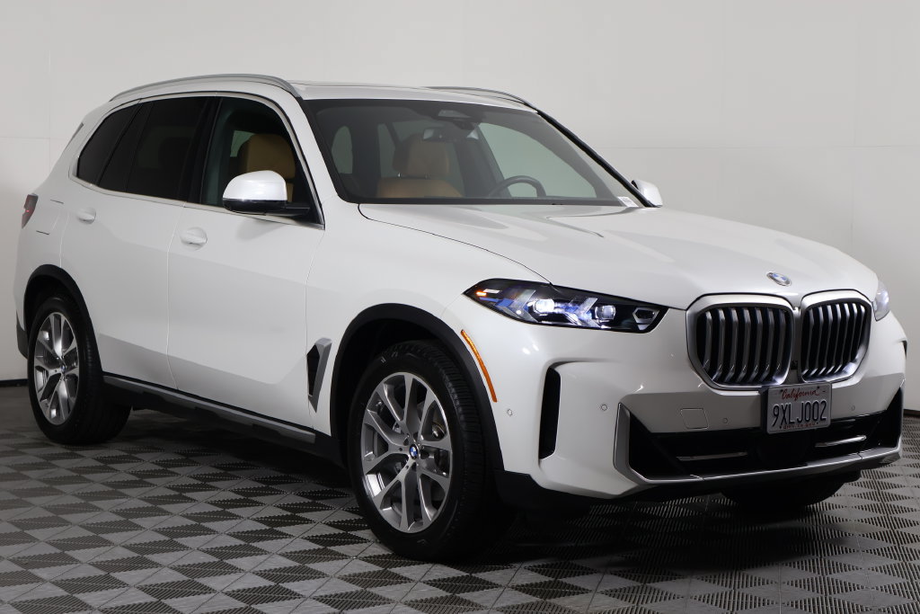 Certified 2026 BMW X5 sDrive40i w/ Climate Comfort Package RWD image 3