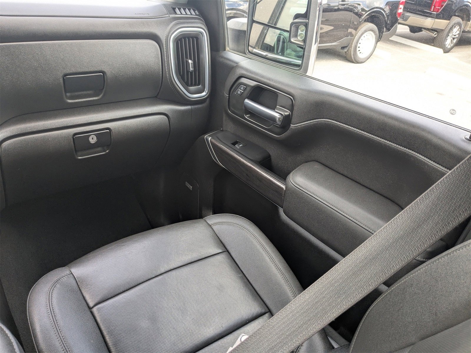 Used 2022 Chevrolet Silverado 2500 LTZ w/ LTZ Convenience Package image 18