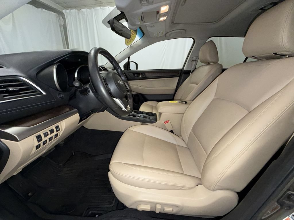 Used 2019 Subaru Outback 2.5i Limited AWD/4WD image 11