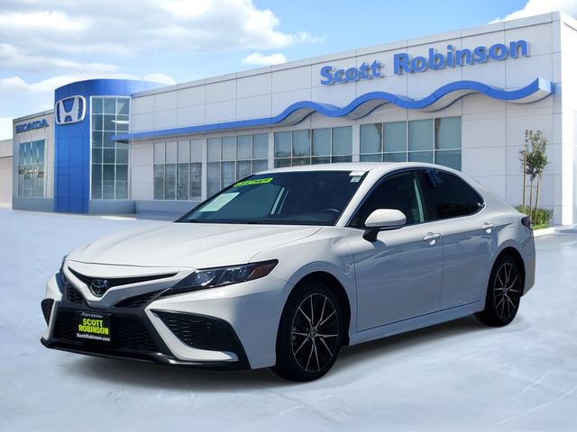 Used 2024 Toyota Camry SE FWD image 2
