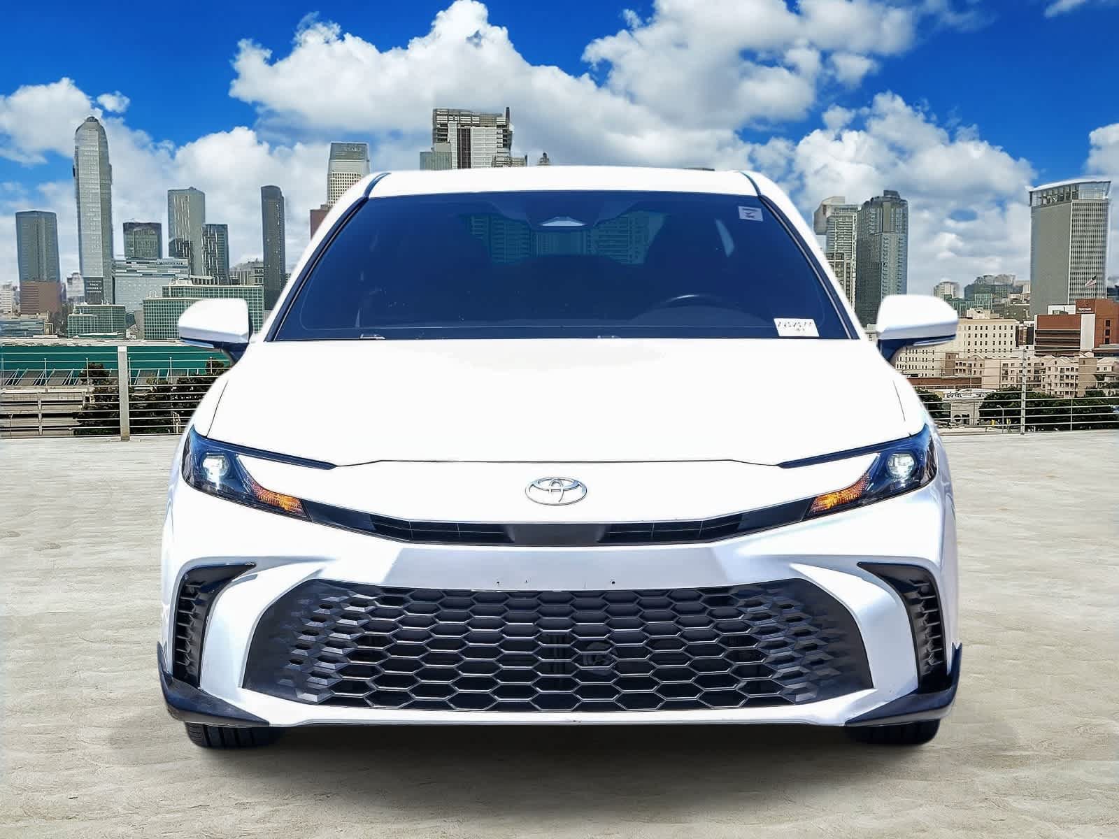 Used 2025 Toyota Camry SE FWD image 2