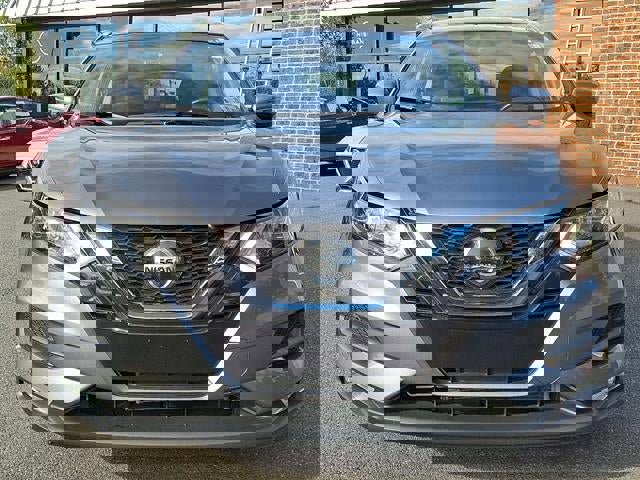 Used 2022 Nissan Rogue Sport SV image 2