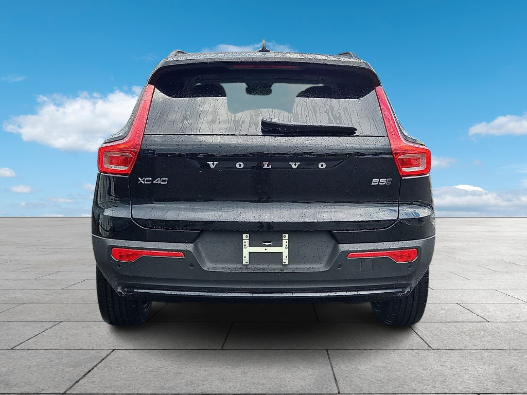 New 2026 Volvo XC40 B5 Plus w/ Protection Package Premier AWD/4WD image 5