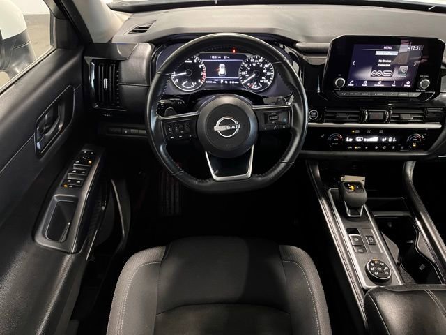 Used 2024 Nissan Pathfinder SV image 18