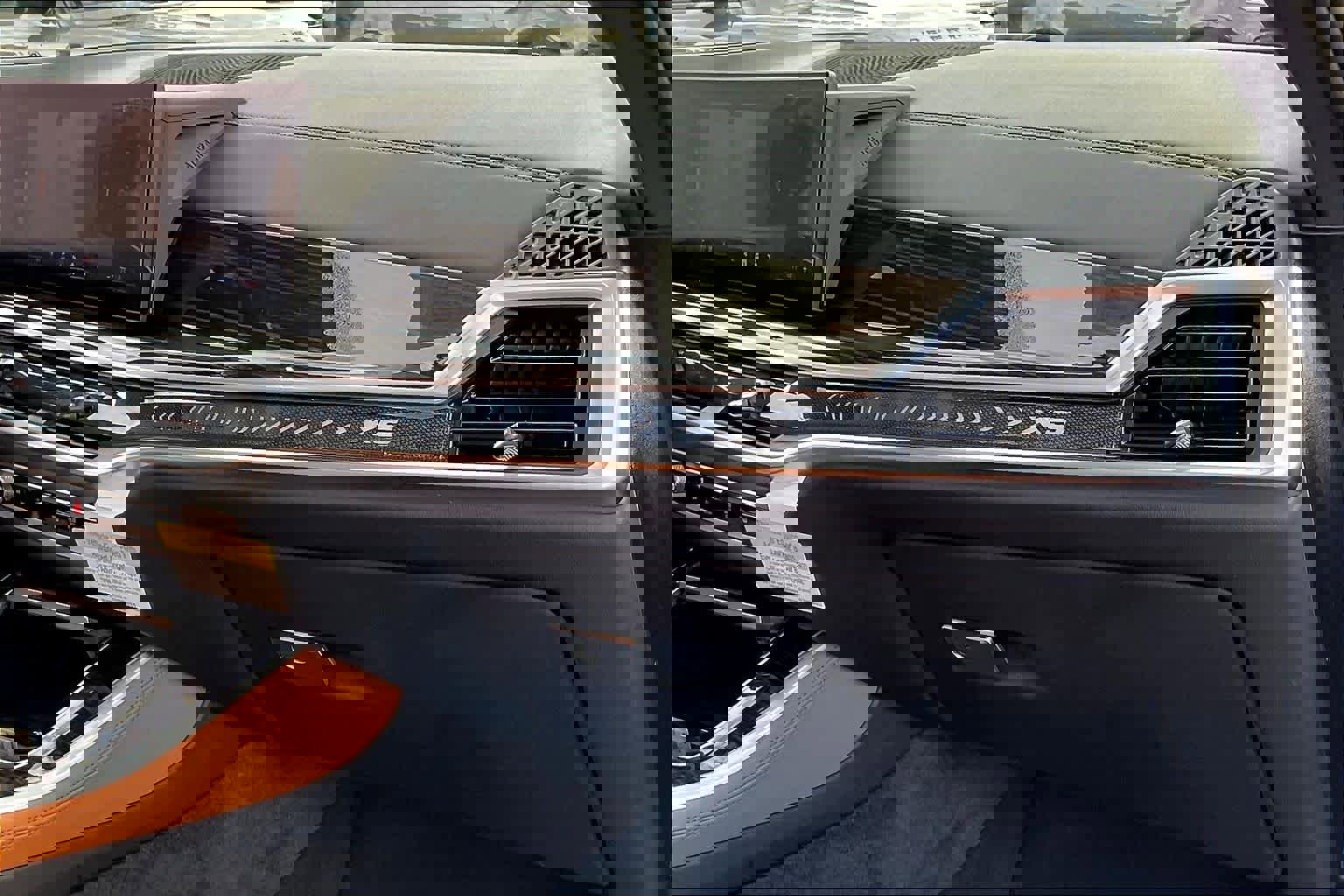 Used 2024 BMW X5 xDrive50e w/ M Sport Package image 19