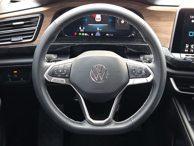 Used 2024 Volkswagen Atlas SE w/ Black Wheel Package image 13