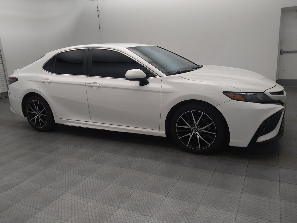 Used 2021 Toyota Camry SE w/ Carpet Mat Package (TMS) FWD image 11