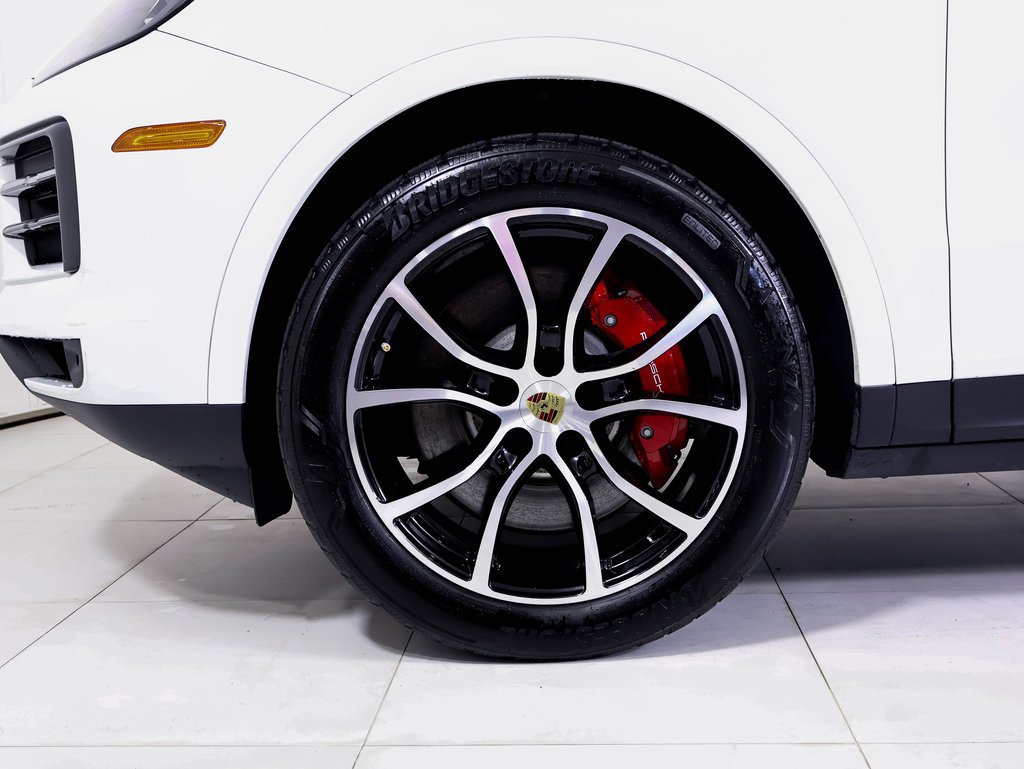 Certified 2024 Porsche Cayenne S AWD/4WD image 22