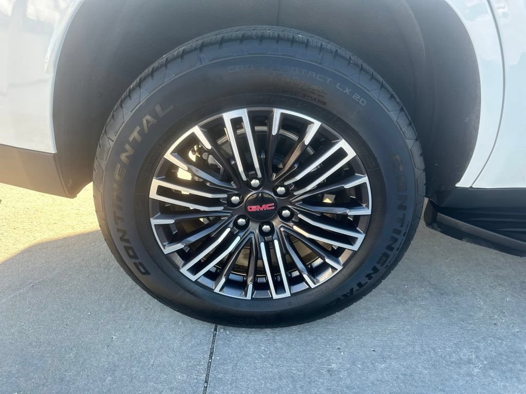 Used 2025 GMC Yukon Elevation AWD/4WD image 38