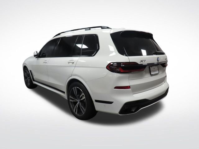 Used 2025 BMW X7 xDrive40i w/ M Sport Package image 3