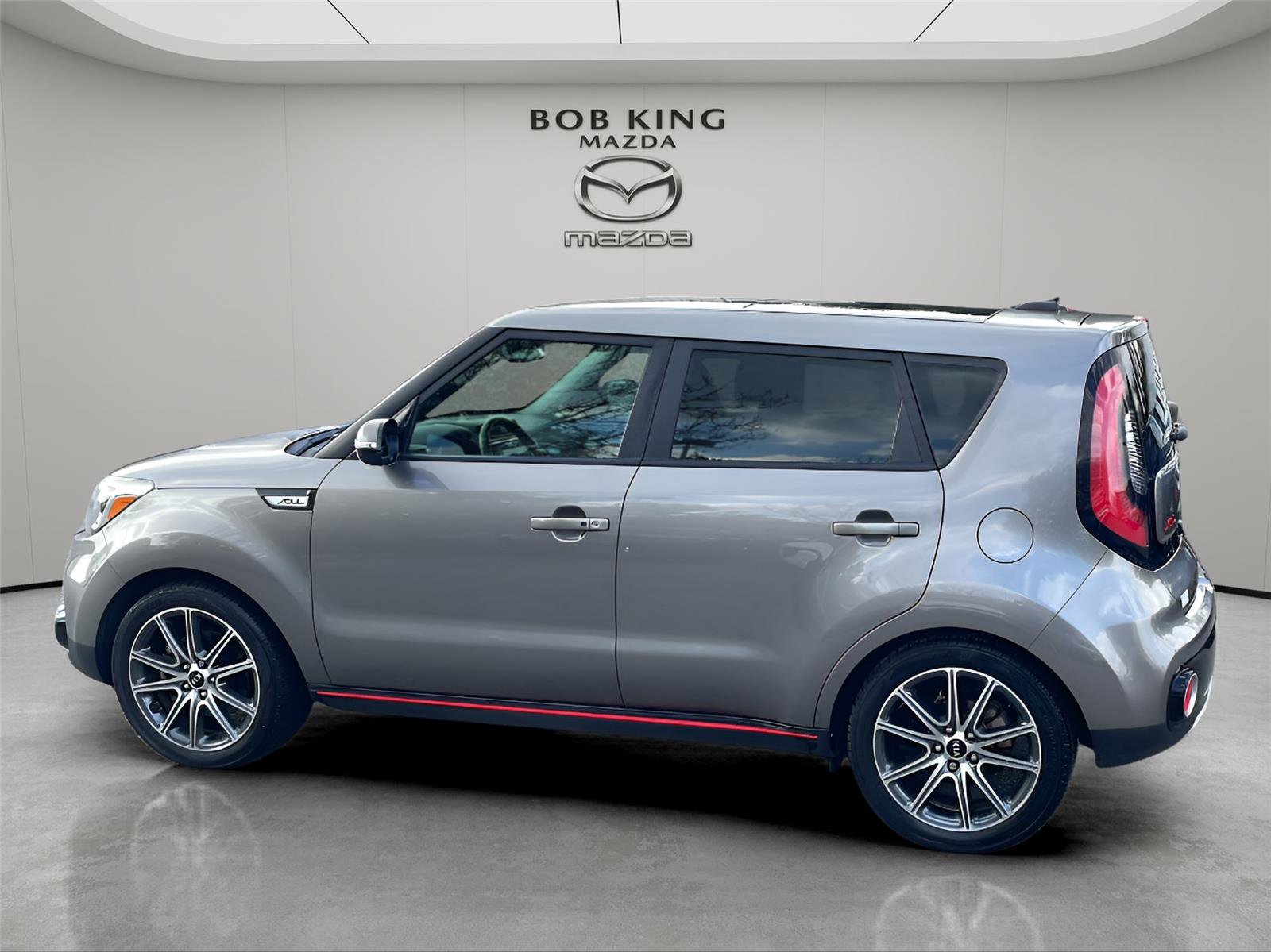 Used 2018 Kia Soul ! w/ Tech Package image 3
