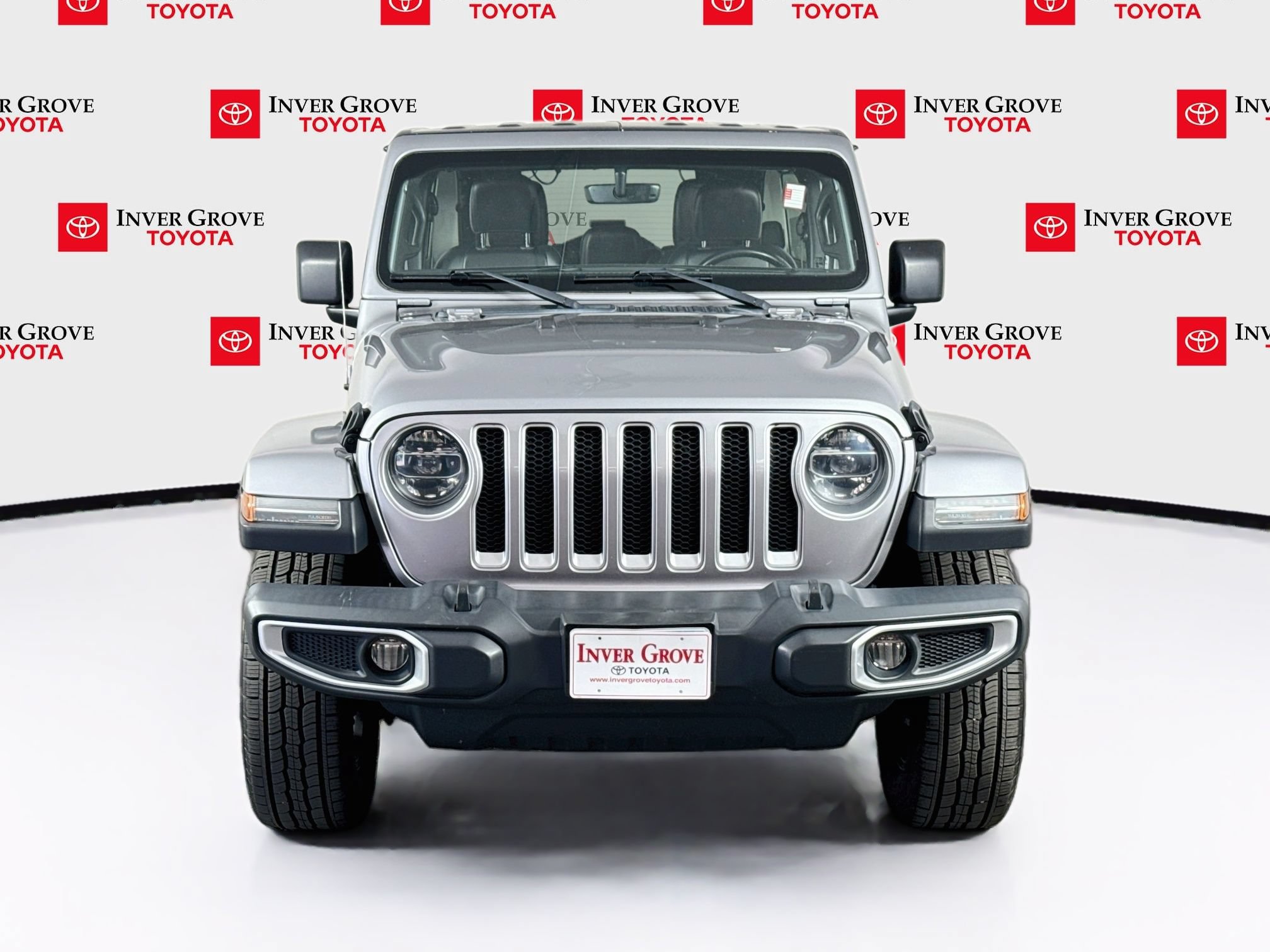 Used 2018 Jeep Wrangler Unlimited Sahara w/ Uconnect 4C Nav & Sound Group AWD/4WD image 2
